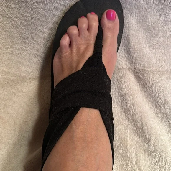 Sanuk black flatform sling sandal W11 EUC - Picture 6 of 6